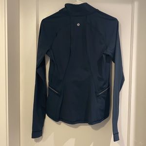 Lululemon Front of the Pack 1/2 zip top - size 8